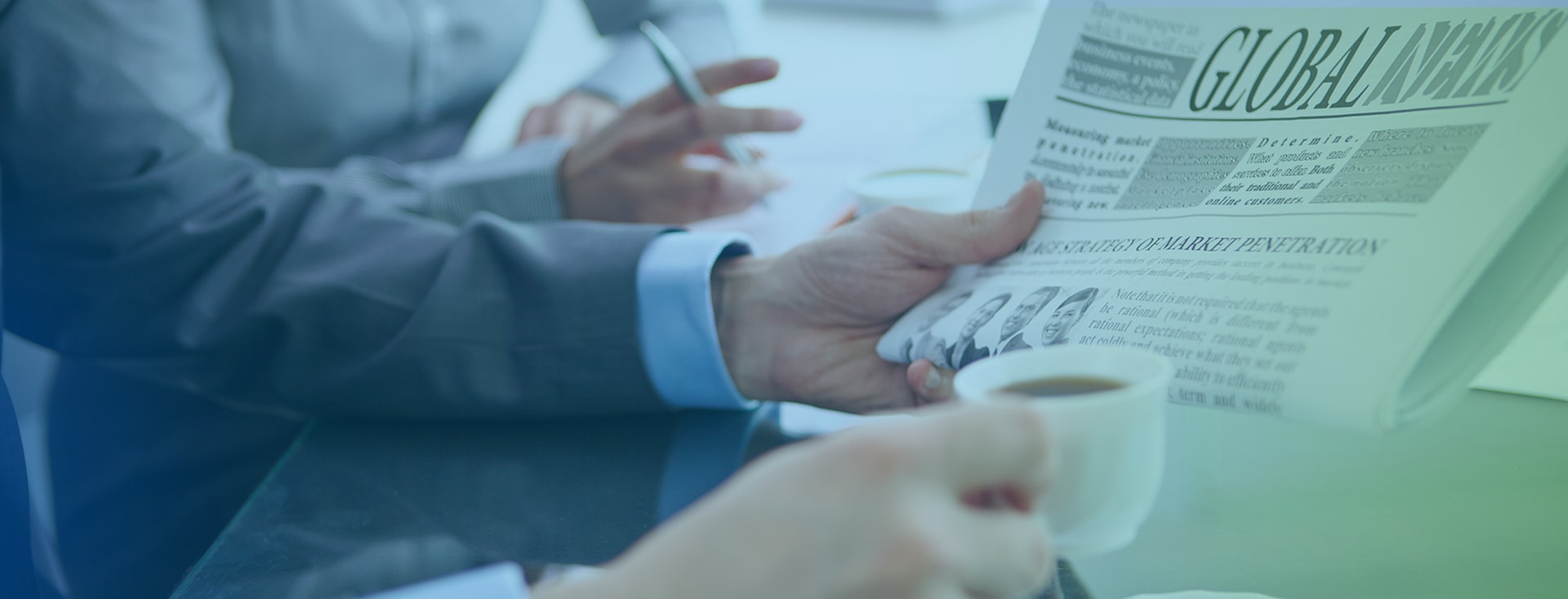 一种自动提升送料设备