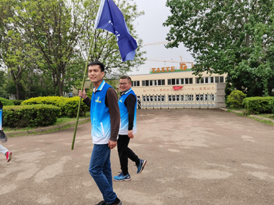 Eurasians who are struggling forward, tough!