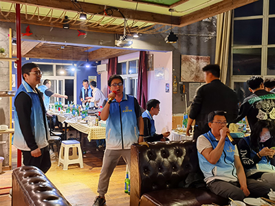 Eurasians who are struggling forward, tough!