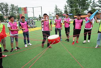 Concentrated efforts - showing the fine features of "Ouyade" people