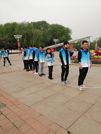 Eurasians who are struggling forward, tough!