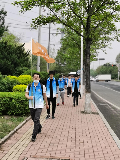 Eurasians who are struggling forward, tough!